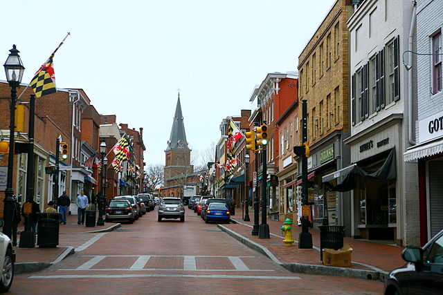 640px-Some_Annapolis_commercial_strip