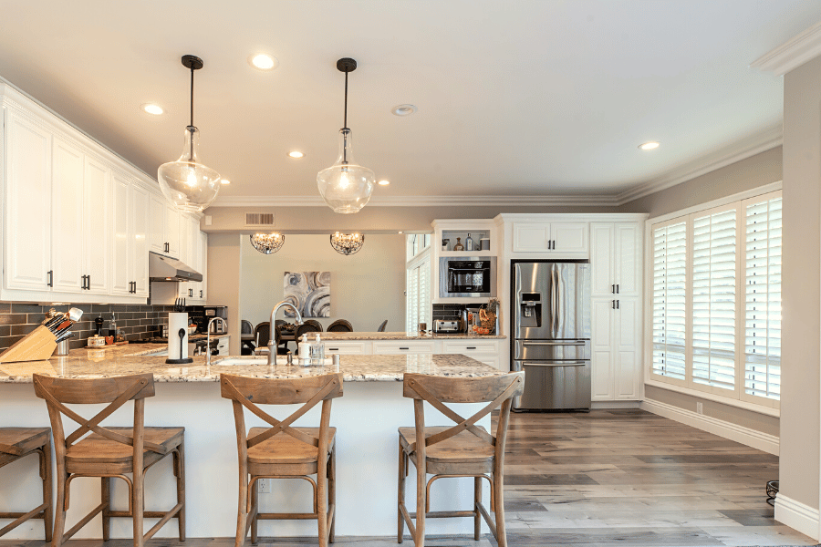 Jan24_Should_I_sell_my_home_or_rent_it_out_(900_x_600_px)