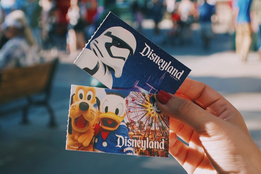 Disneyland_passes