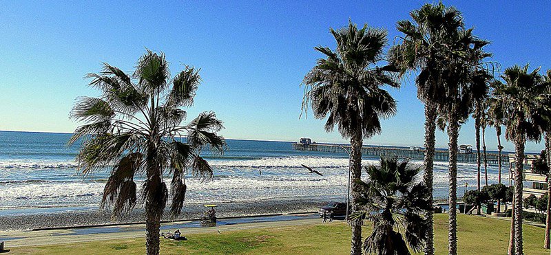 1200px-Oceanside,_California_01_(cropped)