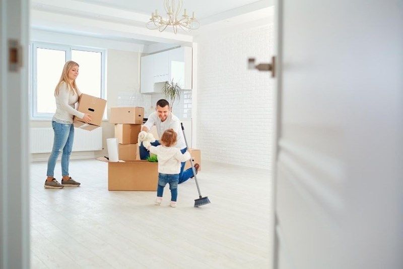 parents with child moving into house