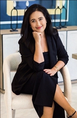 Eva Mullins